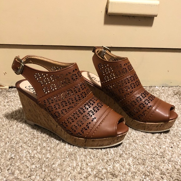 Shoes - Brown cork wedges